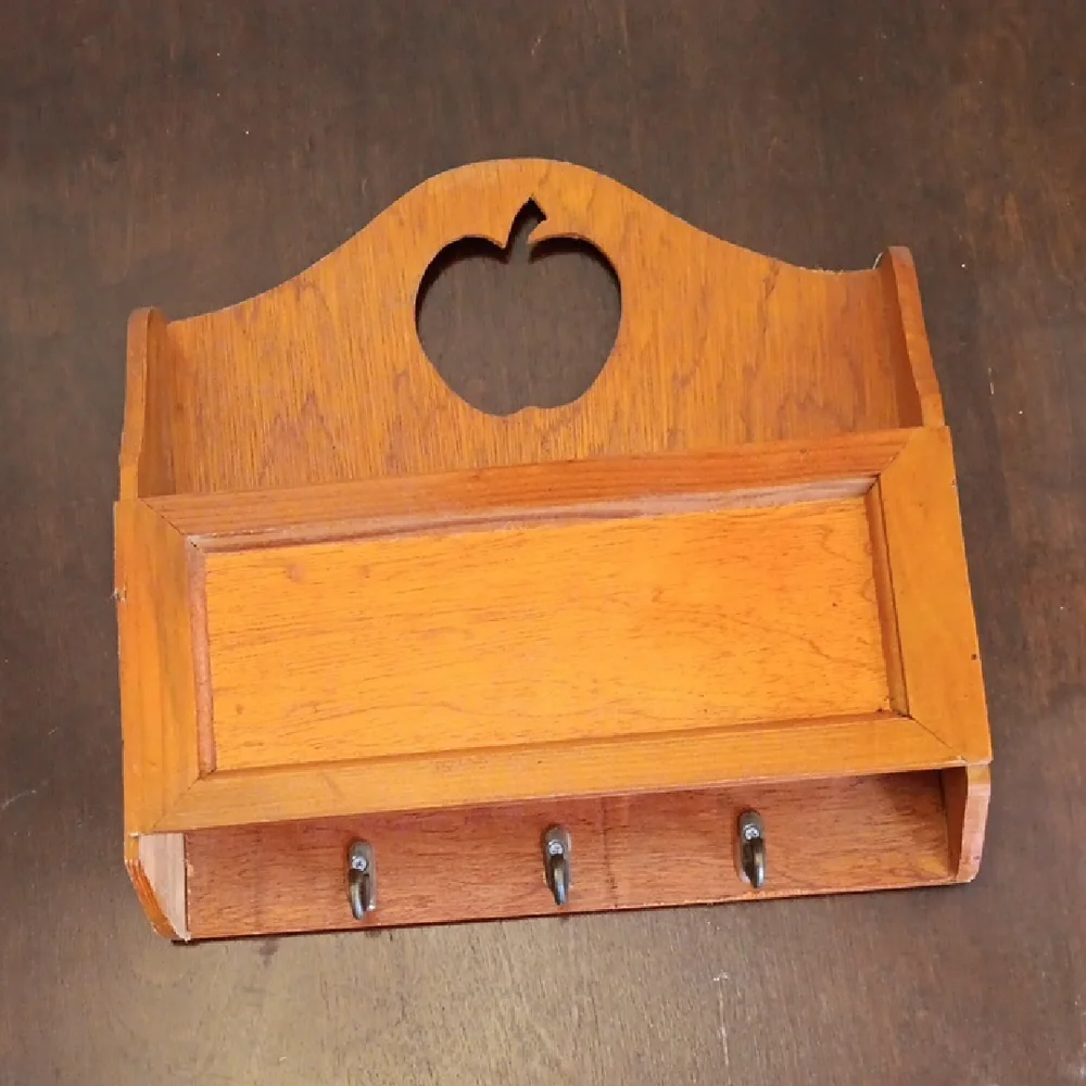Wooden Wall Key Holder with Apple Design